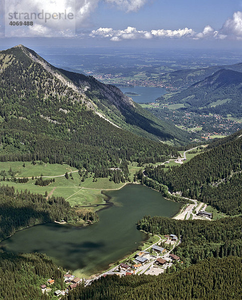 Spitzingsee  hinten Schliersee  Kreis Miesbach  Voralpenland  Oberbayern  Bayern  Deutschland  Europa  Luftbild