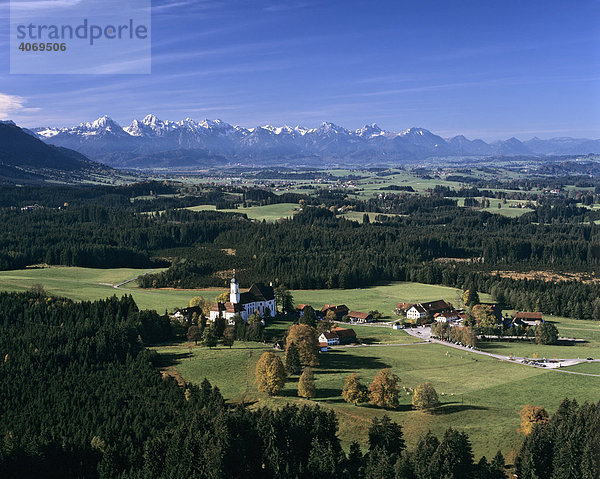 Luftbild  Wieskirche bei Steingaden  Tannheimer Berge  Pfaffenwinkel  Oberbayern  Bayern  Deutschland  Europa