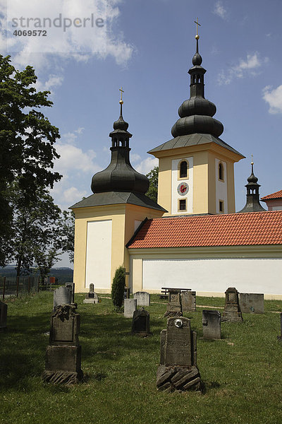 Historischer Friedhof der Wallfahrtskirche Maria Loreto in Starý Hroznatov  Altkinsberg  Bezirk Cheb  Eger  Böhmen  Egerland  Tschechische Republik  Europa