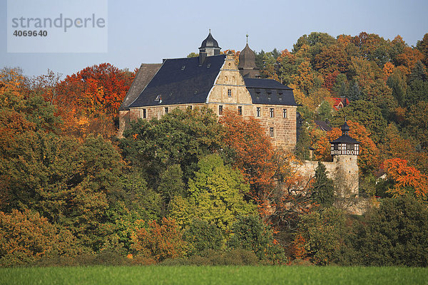 Schloss Wernstein im Landkreis Kulmbach  Oberfranken  Bayern  Deutschland  Europa