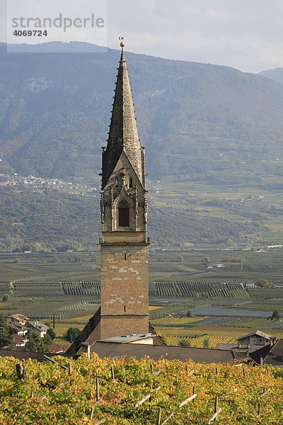 Turm der Pfarrkirche  Tramin  Südtirol  Italien  Europa