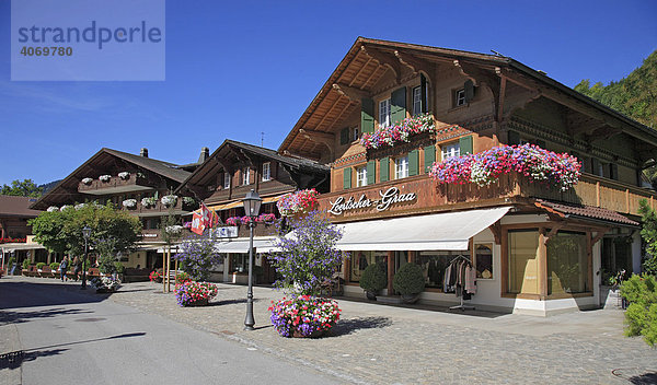 Zentrum von Gstaad  Berner Oberland  Schweiz  Europa