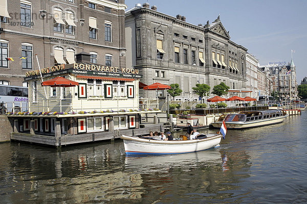 Boot  Schiffsanleger für Grachtenrundfahrten  Oude Turfmarkt  Amsterdam  Niederlande  Europa
