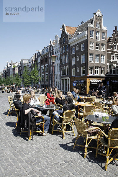Straßencafe zwischen Dam und Prinsengracht gelegen  Amsterdam  Niederlande  Europa