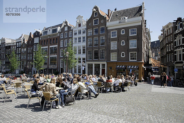 Straßencafe  zwischen Dam und Prinsengracht gelegen  Amsterdam  Niederlande  Europa