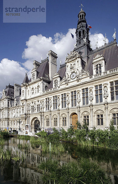 Hotel de Ville  Rathaus mit Garten-Ausstellung auf dem Vorplatz  Paris  Frankreich  Europa