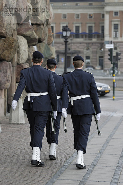 Wachablösung vor dem Königlichen Palast  Stockholm  Schweden  Skandinavien  Europa