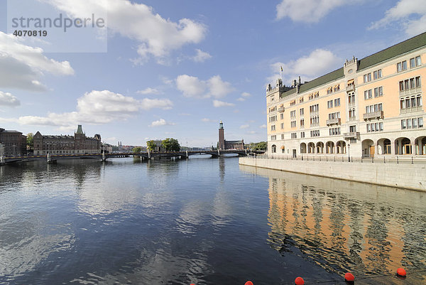 Blick auf den Kai nahe der Altstadt  Stockholm  Schweden  Skandinavien  Europa