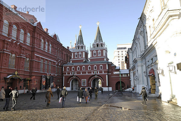 Auferstehungstor und Gebäude des Staatlich Historischen Museums  Moskau  Russland