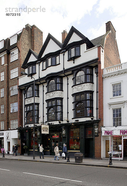 Pub im Stadtteil Chelsea in London  England  Großbritannien  Europa