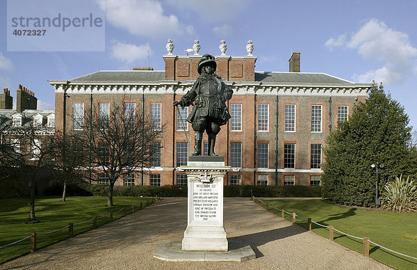 Statue William III. vor dem Kensington Palace in London  England  Großbritannien  Europa