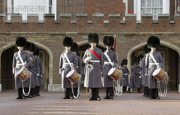 Wachmänner der Royal Guard in London  England  Großbritannien  Europa