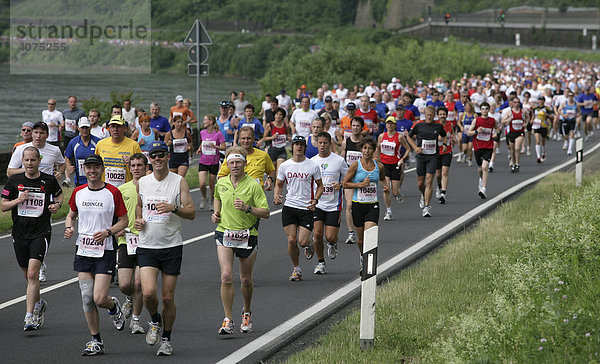 Mittelrhein Marathon im UNESCO-Weltkulturerbegebiet Mittelrheintal zwischen Oberwesel und Koblenz  Rheinland-Pfalz  Deutschland  Europa