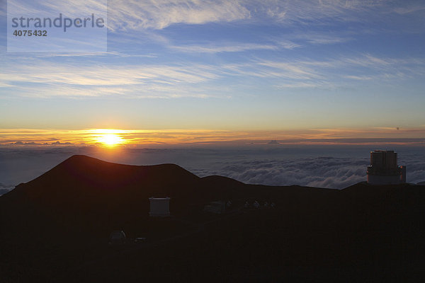 Sonnenuntergang am 4214 Meter hohen schlafenden Vulkan Mauna Kea  Hawaii  USA