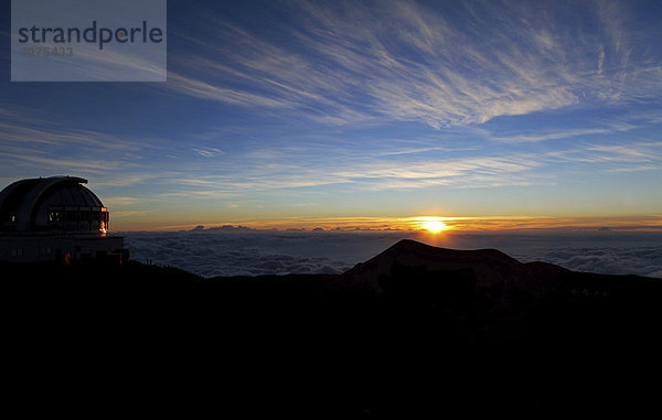 Sonnenuntergang am 4214 Meter hohen schlafenden Vulkan Mauna Kea  Hawaii  USA