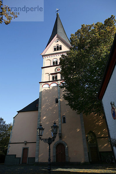 Katholische St. Johann Baptist Kirche  Bad Honnef  Nordrhein-Westfalen  Deutschland  Europa