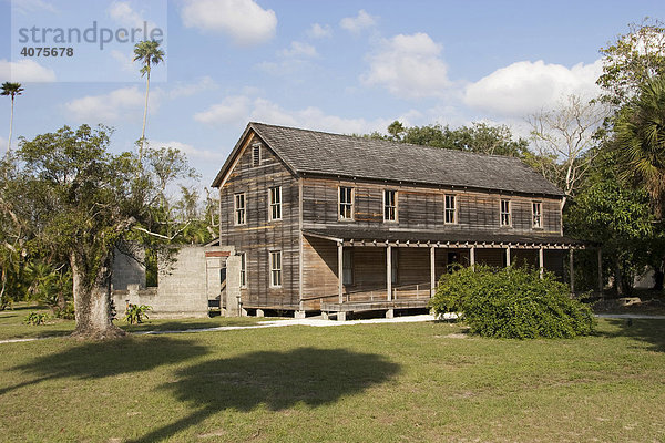 Founders House  historisches Gebäude im Koreshan State Park  Historic Site  Religionsgemeinschaft  Estero  Florida  USA