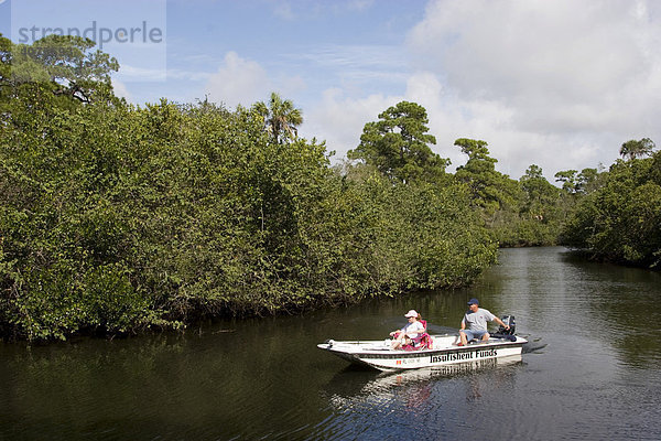 Motorboot auf dem Estero River  Koreshan Historic Site State Park  Estero  Florida  USA