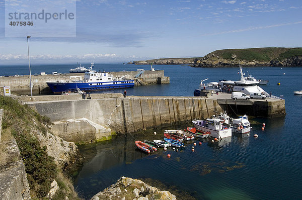 Bootshafen  Ile d'Ouessant  Bretagne  Frankreich  Europa