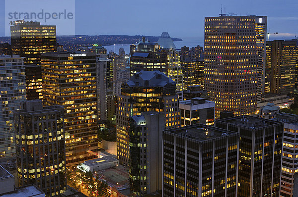 Vancouver Skyline  fotografiert vom Harbour Centre Tower  Vancouver  Kanada