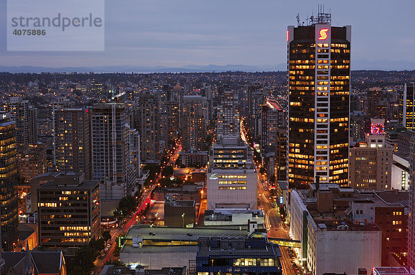 Vancouver Skyline  fotografiert vom Harbour Centre Tower  Vancouver  Kanada