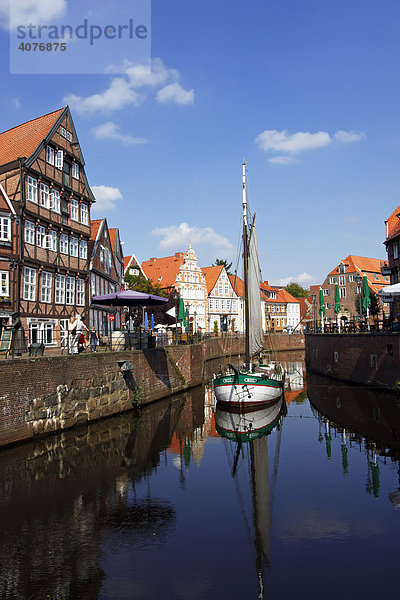 Historische Altstadt von Stade  Fachwerkhäuser am Alten Hafen  Hansehafen  Niedersachsen  Deutschland  Europa