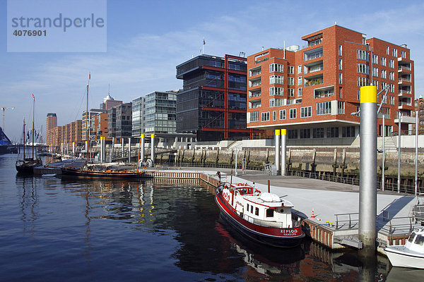 Hamburger Hafencity am Fluss Elbe  moderne Luxus-Apartments und Bürogebäude an den Magellan-Terrassen am Traditionsschiffshafen  Sandtorkai  Sandtorhafen  Hamburger Hafen  Hamburg  Deutschland  Europa