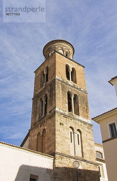 Der Glockenturm des Domes von Salerno  Kampanien  Italien  Europa