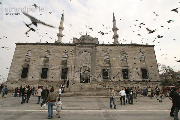 Yeni Moschee  Istanbul  Türkei