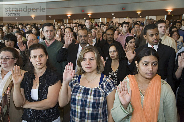 Immigranten werden als neue US-Bürger eingeschworen  Detroit  Michigan  USA