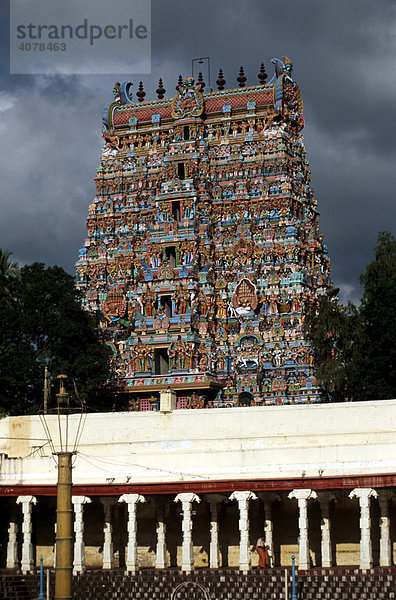 Gopuram in Madurai  Tamil Nadu  Indien  Asien
