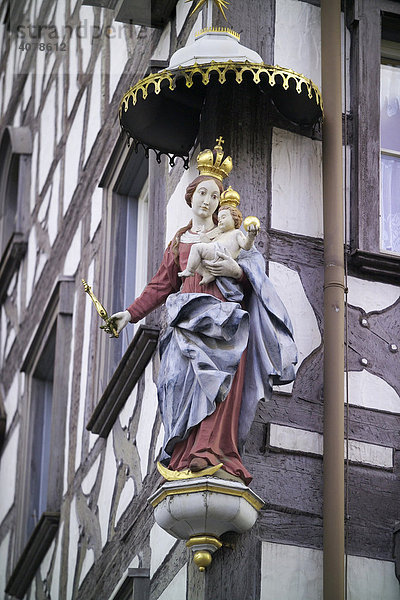 Marienfigur am Rathaus  Forchheim  Oberfranken  Bayern  Deutschland  Europa