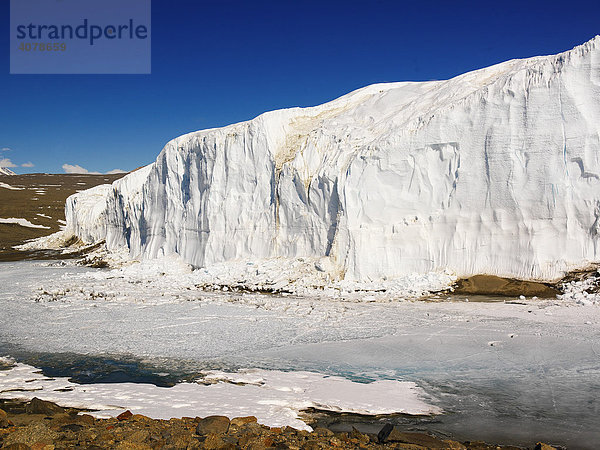 Abbruch des Canada-Gletschers im Taylor Valley  Dry Valleys  Antarktis