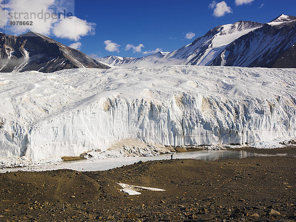 Abbruch des Canada-Gletschers im Taylor Valley  Dry Valleys  Antarktis