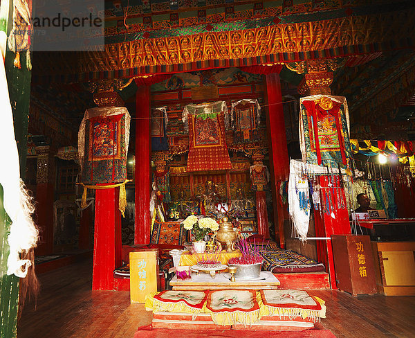 Kloster Sungtseling  Tsultrim Khangtsang  bei Zhongdian  tibetisch Gyeltangteng  Tibet  China  Asien