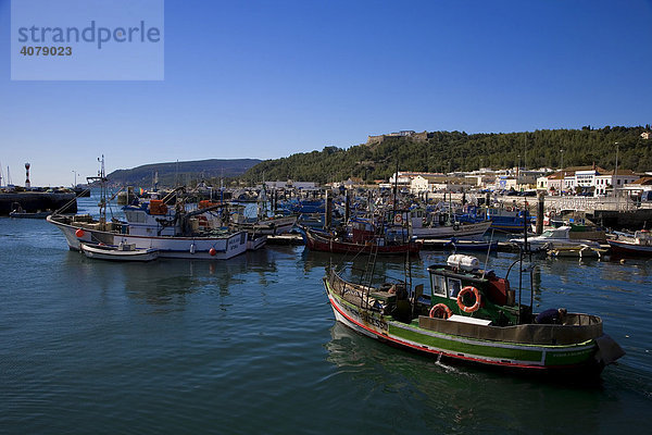 Fischerhafen von Setœbal  Portugal  Europa