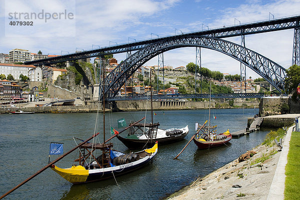 Gondel vor Ponte de D. Luis I  Architekt: Eiffel  Porto  Portugal  Europa