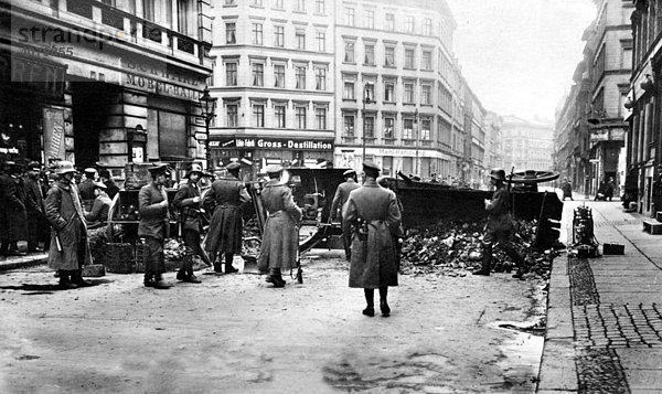Historische Aufnahme  Unruhen  Straßenkampf  Spartakusbund  März 1919  Berlin  Deutschland  Europa