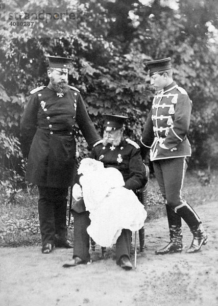 Historische Aufnahme  Originalfoto der drei Kaiser Wilhelm I.  Friedrich III. und Wilhelm II. mit Sohn  ca. 1900