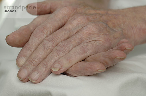 Hände  ältere Frau