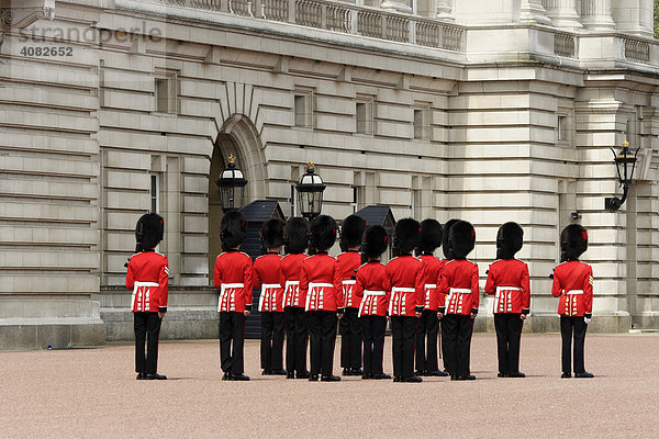 Wachablösung  Buckingham-Palast  London  Grossbritanien