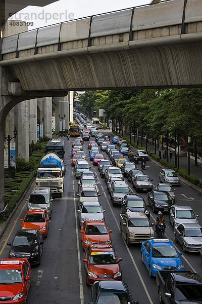 Verkehrsstau in Bangkok  Thailand  Asien