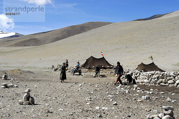 Tibetische Nomaden an den Zelten Everest Gebiet Tibet China