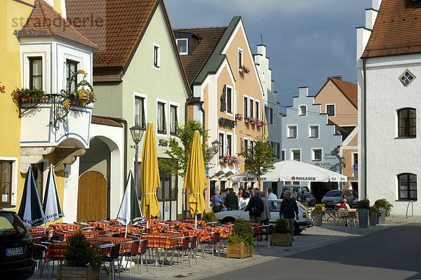 Altstadt mit typischen Giebeldächern der Jura Architektur Beilngries Altmühltal Oberbayern Bayern