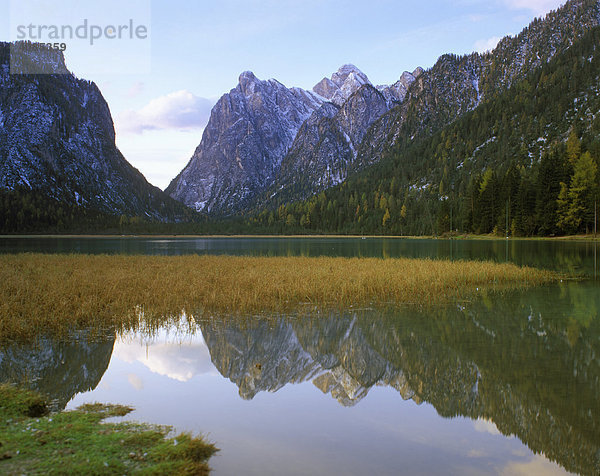 Toblacher See im Höllensteintal Südtirol Italien