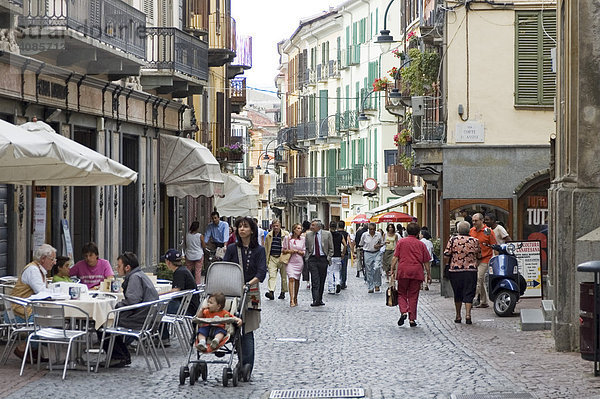 Ivrea Piemont Italien in den Gassen der Altstadt