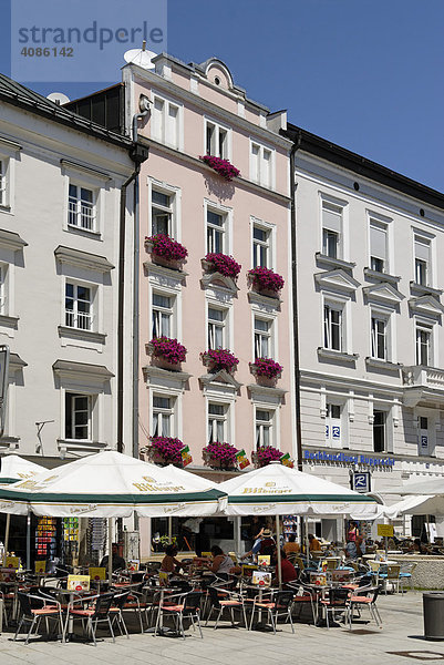 Passau Niederbayern Bayern Deutschland Fussgängerzone Ludwigstrasse
