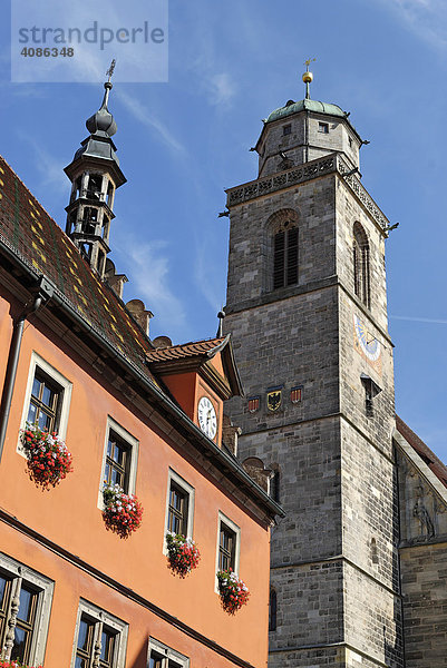 Turm Münster St. Georg Dinkelsbühl Romantische Strasse Mittelfranken Bayern Deutschland