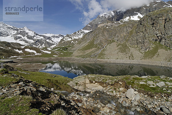 Gran Paradiso Nationalpark zwischen Piemont und Aostatal Italien Grajische Alpen auf dem weg zum Colle di Nivolet im Valle di Locana am Lago di Angel