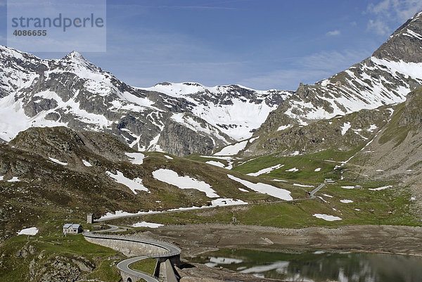 Gran Paradiso Nationalpark zwischen Piemont und Aostatal Italien Grajische Alpen auf dem weg zum Colle di Nivolet im Valle di Locana am Lago di Angel